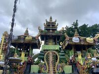 バリ島のカラフルな寺院