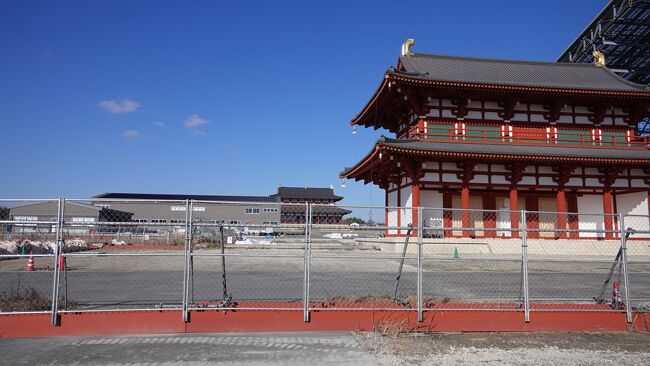 　特段用と云うほどの用事では無いが、奈良市内の所要を片付け表題の秋篠川辺りを彷徨ってきました。その用事に大凡二時間ほどかかり昼食時間を過ぎてしまいました。小洒落た店も無くはないが人と接するのが億劫で、コンビニでパンとデザートのアイスを買う。