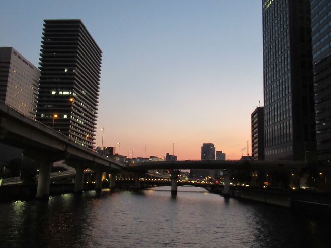 今日で2021年も終わり。この1年は旅行を何度キャンセルした事か。それでもめげずに旅行した日々を振り返ります。<br />トップの写真は最後は、大阪いらっしゃいキャンペーンで宿泊した翌朝の堂島川の風景。