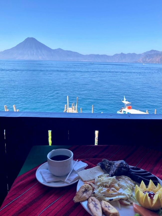 戻ってきました、グアテマラ。首都からアンティグア、アティトラン湖方面へ旅行した記録です。<br /><br />レートは１Q＝１５円くらいで計算。