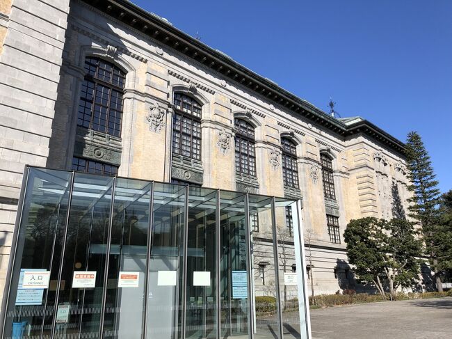 上野公園は多くの美術館や博物館、音楽ホールや動物園、東京芸大など、すっ<br /><br />かり文化ゾーンになっていますが、江戸時代は寛永寺や東照宮など、徳川家の<br /><br />一大聖地で、今でも、あちこちにその名残が残っています。<br /><br />明治以降の近代建築と江戸徳川の遺構をめぐってお散歩です。