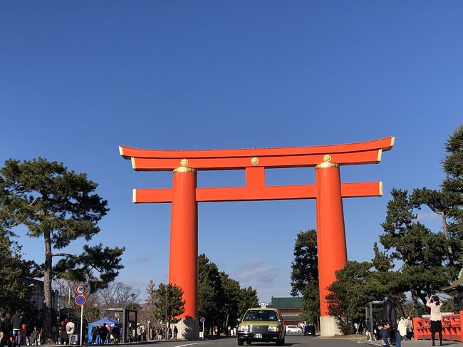 1月2日から2泊3日で京都に行ってきました。<br />お天気に恵まれました。<br /><br />東山(ホテル)<br />無鄰菴でお庭ガイドツアーに参加<br />水路閣<br />南禅寺<br />永観堂<br />蹴上インクライン<br />湯豆腐八千代<br />