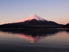 早朝の富士山と忍野八海