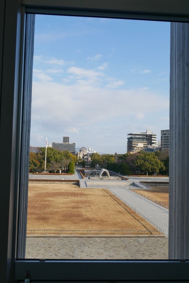 新年まさかのスタートでした<br /><br />18切符で西へ西への予定が<br />まさかの18切符とっくに発売終了を<br />知らずに・・・<br />ボケオヤジなり<br /><br />という横浜駅からスタート<br />新宿から大阪行高速バスが<br />残1席ラッキー<br />帰りに寄る予定だった大阪1泊して<br />夕方<br />大阪南港から船で<br />北九州新門司港へ12時間船旅<br /><br />門司から博多へ泊る<br /><br />さあお次は東へ<br />広島だな<br />博多から<br />各駅停車で広島1泊して<br />大阪でお泊まり帰る<br />大阪からスタートして<br />大阪に戻る<br />そんな西日本ツアーだったかな<br />最終編です<br /><br />1.新年早々ボケかまし・・出発朝駅で、えっ18切符発売期限終了参った、行くぞ大阪編 <br /> https://4travel.jp/travelogue/11732023<br /><br />2.大阪から船旅12時間新門司港へ4,980円、宗像大社詣、福岡博多ツアー<br /> https://4travel.jp/travelogue/11732444