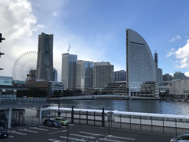 年末年始にあれこれ食べて太る前に、普段は車で通過する横浜のベイエリアをお散歩しました。<br />昔に比べ、道路も整備されて歩きやすくなりましたが、さすがに疲れますね。。