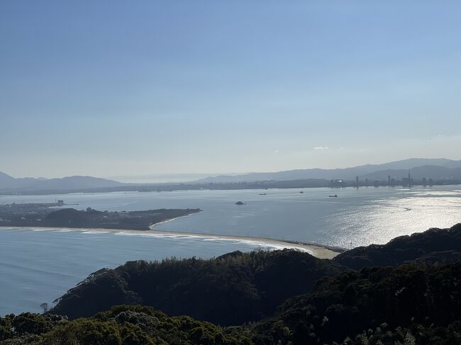 福岡 博多埠頭から連絡船30分<br />離れ島に、ハイキングへ<br />静かな湾と、玄界灘の側の小さな島<br />日帰りで楽しめるます。
