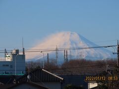 吹雪いていた富士山