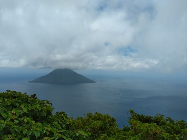 ワクチン接種も二回して、サージカルマスク、しっかりした消毒スプレーなど持参して、黙旅で一応都内の東京都八丈島一人旅行に行ってきました。