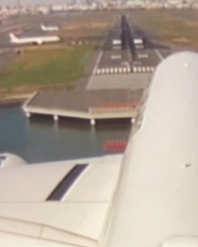 もう人生メチャクチャ!<br />ストレスも溜まりまくり!<br />飛行機に乗ってどこかに行きたい!<br />乗るなら機外風景を観られる飛行機がイイ!<br />そう、JALのA350-900に乗って出掛けたい!<br />手っ取り早く行かれる伊丹→羽田便を取り、<br />東京に現実逃避に行ってきました。