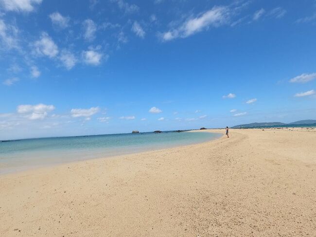 石垣島の二日目です。<br />お天気が良かったので、幻の島「浜島」に行きました。<br />しかし途中でどん曇り・・・。((+_+))<br />帰る直前に晴れるという・・・。<br />でもまぁ、楽しかったです。