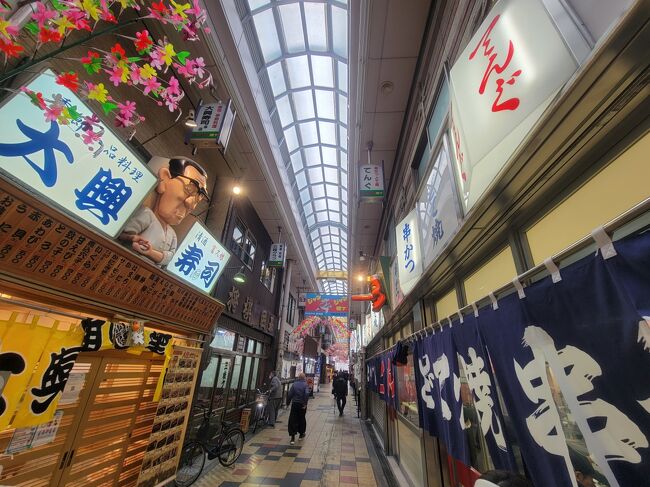 朝、夜行バスで大阪に入り、午前中に3軒はしご。午後は京都に移動して、夜2件。翌日、名古屋経由で犬山に移動。夜沢山呑んで、翌日は名古屋で昼呑み。2.5日で、20杯くらいのビールを吞みました。