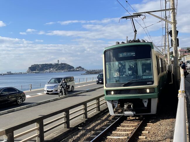 9月に鎌倉に行った帰り、藤沢まで江ノ電に乗りました。その時に江ノ電沿いの道がとても気になり、次回は歩いてみようかなと思ってました。数日前に雪が降り、丹沢も行かれないな、そうだ、街歩きなら大丈夫と思い、地図を広げて計画しました。