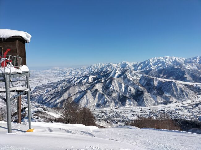 12/31に北海道から帰ってきて、また1/1から越後湯沢にスノーボードをやりに。晴天のパウダーはやっぱり最高。