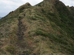 ２０２１年、コロナ感染が下火になった秋に八丈島への旅　３．強風の八丈富士登山と歴史民俗資料館を楽しむ