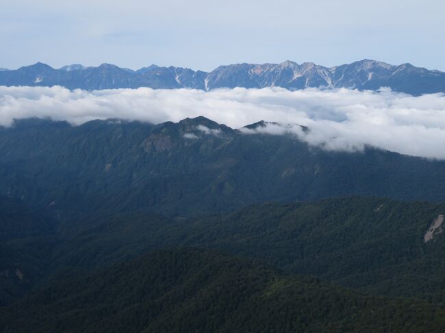 戸隠牧場から高妻山登山。