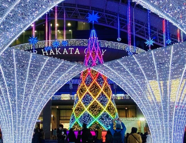 12月12日、広島から新幹線で博多へ移動<br /><br />夜はまた杉山清貴ライブを見て、その後夜半までキャナルシティの<br />噴水ショーや、博多駅前のクリスマスイルミネーションを楽しみました。