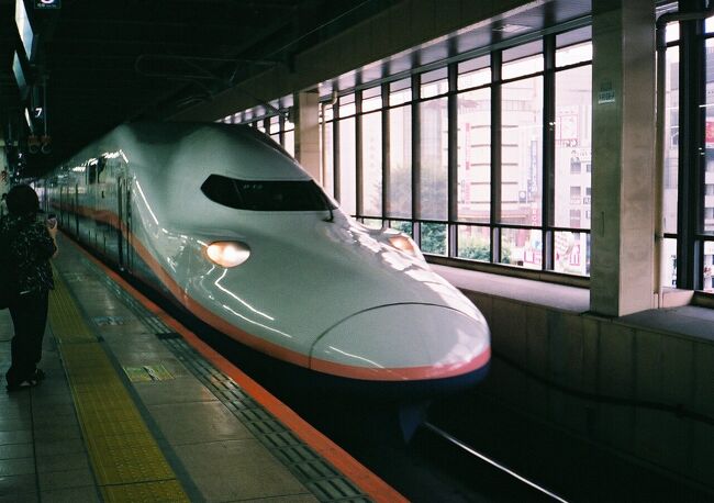 夏休みに時間があったので弟と1泊2日で電車で出かけようとなりました。<br /><br />E4系MAXがもう少しで引退という事で新潟方面へ。<br />たまたまあつみ温泉と言う場所を見つけたので特急いなほも利用して向かうことにしました。<br />弟と息子と3人で電車の旅を実行することにしました。<br /><br />メモ程度の旅行記ですが、勘弁してください笑