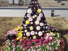 母と行く奈良公園バスターミナル屋上の菊人形～琵琶が美しい♪