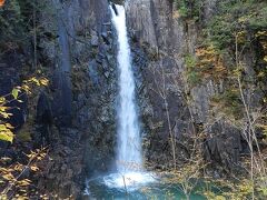 中津川市北部にかかる美しい滝『高樽の滝』◆2020年11月／岐阜＆下呂の旅《その４》