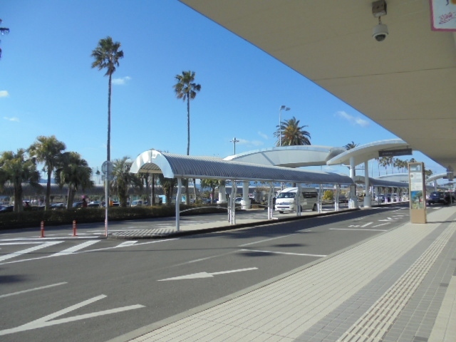 広島東洋ＣＡＲＰ　日南キャンプ見学に行きました。<br />★羽田空港－宮崎空港<br />ANA2451＜運行は、ソラシドAIR＞<br /><br />★宮崎空港から　油津まで　路線バス　宮崎交通