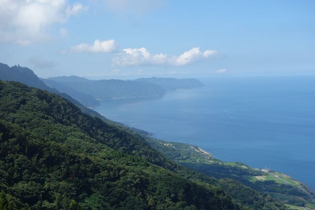 大隅半島の根占を中心に大浜海浜公園、パノラマパーク西原台、諏訪神社並立鳥居等巡る。必ずと言っていいくらいにどこからでも薩摩半島の薩摩富士の開聞岳が見える。