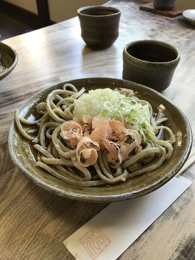 秋のよい日においしいごはんをさがしてドライブしました。<br />北陸の海の幸や、越前おろしそばを楽しみ、湯につかりゆったりと。