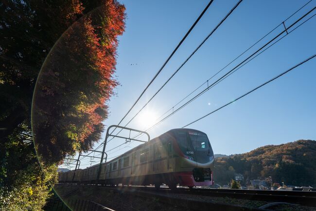 紅葉×京王5000系を狙って高尾山へ。<br />月末に慌てて記事を書く癖も、間に合わなくて月初に公開する癖も中々治らない。<br />そんな中、山道を進んだ先にはいい写真スポットがある???