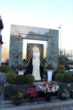 フランスでラグビー観戦の旅　モンマルトル墓地