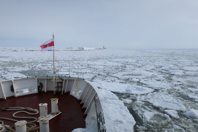 ピーチアビエーションのセールを見つけ、ちょうど連休も取れたので、急遽、網走まで流氷を見に行ってきました。<br />砕氷船おーろらに乗り、流氷の氷の上を歩き、北の海の幸も堪能できました。