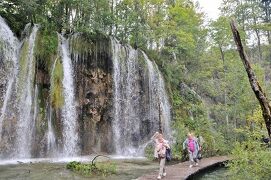 2014年クロアチア・スロヴェニア旅行記　第29回　プリトヴィツェ湖群国立公園散策　その2　優美な滝ヴェリキ・プルシュタヴツィを見る