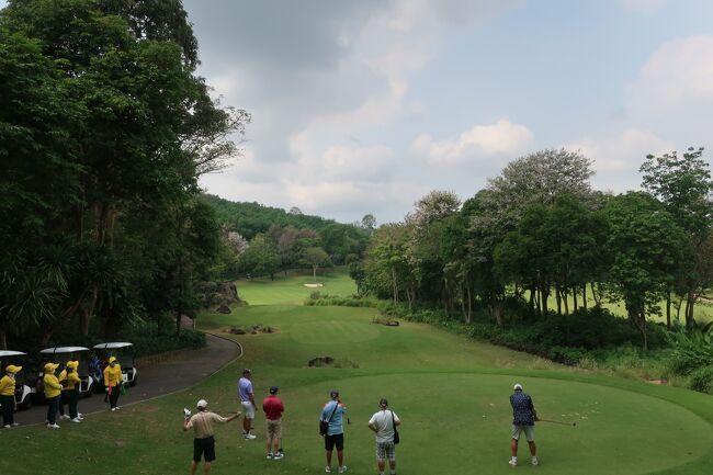 ３月のタイ・パタヤはすでに夏宣言。<br />寒い日本とは大違い、現在の暑い夏気候パタヤです。<br />コロナとその為の入国審査手続きが複雑な為か、観光客は少ない。<br /><br />【ゴルフ＆日常日記】　<br />◇【LAEM CHABANG International Country Club】<br />◇【KHAO KHEOW COUNTRY CLUB】<br />◇町中飲食店＆町風景<br />◇ 【Green Valley country club】<br />◇【BURAPHA GOLF&amp;RESORT】<br />◇【BANGPRA Golf Club】<br />