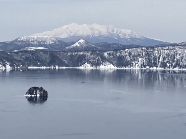 今回の北海道旅行の目的は「流氷」<br />網走・紋別・知床ともし流氷が見られなかったら再度挑戦するために後半は予備日のつもりで、大した計画もなしで行きました。幸いお天気にも恵まれそれぞれの流氷を十分堪能したので、今日からはゆっくり・・<br /><br />4日目の今日はまずは阿寒湖。<br />その後摩周湖。行けるかどうか心配していましたが無事素晴らしい景色を見ることができました。<br />ちょっと戻って屈斜路湖の砂湯。<br />釧路まで約2時間走って「ホテルパコ釧路」到着。<br />せっかくの釧路なので炉端焼きのお店を探し、【浜っ子】でおなか一杯食べて飲んで・・<br />ホテルに戻って温泉につかり本日も無事終了！<br />