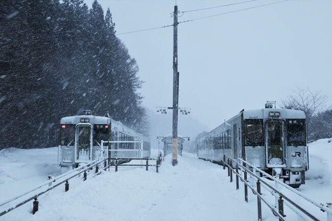前編からの続きです。<br />青春18きっぷを使い日本海経由で秋田へ来ました。<br />由利高原鉄道、秋田内陸縦貫鉄道、IGRの乗車も兼ねます。<br />最終日、当旅行の最北端、秋田県大館からはひたすら南下します。爆弾低気圧に伴う強風で列車は遅延の連続。旅はトラブルも付き物です。。<br /><br /><br />【一日目】<br />上野ー高崎ー水上ー長岡ー新潟ー村上☆昼食<br />村上ー酒田ー羽後岩谷☆宿泊<br /><br />(高崎線、上越線、信越本線、白新線、羽越本線)<br /><br />【二日目】<br />羽後岩谷ー羽後本荘ー矢島☆朝食、鉄印授受<br />矢島ー羽後本荘ー秋田☆昼食<br />秋田ー角館ー阿仁合☆鉄印授受<br />阿仁合ー鷹巣ー大館☆夕食、宿泊<br /><br />(羽越本線、由利高原鉄道、秋田新幹線、秋田内陸縦貫鉄道、奥羽本線)<br /><br /><br />【三日目】<br />大館ー青山☆鉄印授受<br />青山ー盛岡☆昼食<br />盛岡ー一ノ関ー小牛田ー仙台ー福島☆夕食<br />福島ー新白河ー黒磯ー宇都宮ー上野ー東京ー<br /><br />(IGR、東北本線、山手線)