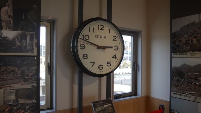 ご覧下さいましてありがとうございます。<br /><br />今日は3月11日。東日本大震災から11年目です。<br /><br />忘れないために発信して行くのも被災地に住む人間の使命と思っています。<br />いままで私が歩いた震災関連の風景を交えながら振り返って行きます。<br /><br />画像は震災後に撮り溜めた写真です。フォートラでも旅行記として公開済みの<br />ものばかりですが11年目の節目に再掲載させていただきました。私の趣味の兼ね合いで鉄道関係のものが多いのはご容赦ください。おもに私が住む宮城県が中心となります。<br /><br />※表紙は地震が発生した午後2時47分で止まった時計。<br /><br /><br />【お願い】本文中に津波画像や被災した建物の写真が出て来ます。不快に思われる方は閲覧をお控えください。