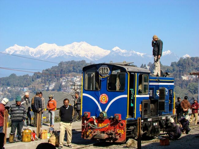 北インド横断旅　②　（世界３位のヒマラヤの山々を眺めながら、世界最古のダージリン山岳鉄道に乗ってみたー♪）