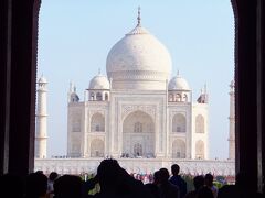 インドの旅（２）アグラ市内観光　タージ・マハル、アグラ城、ファテープル・シクリ