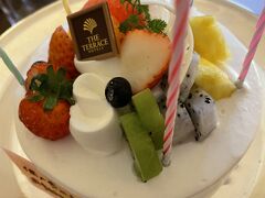 2022　沖縄家族旅行　２　ザテラスクラブアットブセナ　アペリティフタイム＆バースデーケーキ
