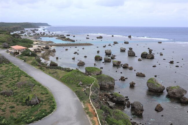 宮古島をレンタカーでドライブ。西平安名崎(にしへんなざき) から与那覇前浜(よなはまえはま)ビーチ、来間大橋(くりまおおはし)から来間島に渡って竜宮城展望台、そしてインギャーマリンガーデン、ムイガー、東平安名崎(ひがしへんなざき)灯台へ車を進めました。<br /><br />平良市内に戻って「古謝そば屋」「ダグズ・バーガー」で食事後「スーパーサンエー」でキハダマグロ刺身のサクと、地元の泡盛多良川や菊之露など買ってホテル部屋呑みです。<br /><br />前回の旅行記からの続きになります<br />宮古島北部　https://4travel.jp/travelogue/11742333<br />宮古島南部　https://4travel.jp/travelogue/11743194