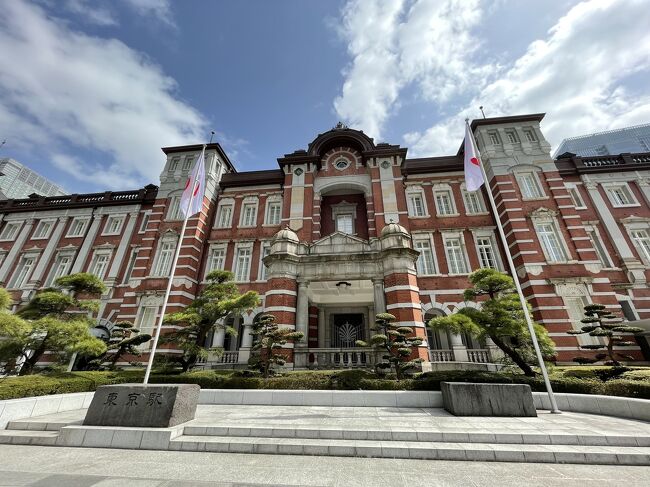 東京ステーションホテルに泊まりたくて…<br />上京する度にいつかは泊まってみたいと思っていたホテル。ギャラリーで開催している「ハリーポッターと魔法の歴史展」を覧るなら今!と3回目のワクチン接種を済ませて行ってきました。<br />豊洲のチームラボにも行き、短い時間ながら久々の東京を楽しみ新幹線で帰宅。その4時間後疲れて寝入ったところに大きな地震。家に被害はなかったものの旅行のタイミングがギリギリセーフでした。
