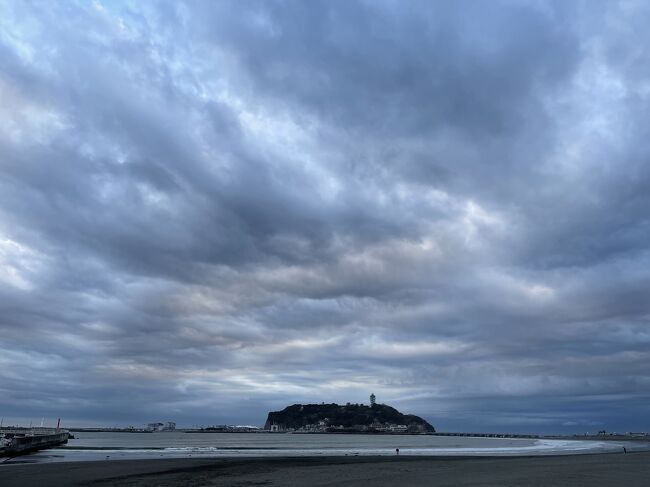 腰越漁港に佇むHOTEL AO KAMAKURAに滞在、江の島を眺める夜と朝・・・・前編