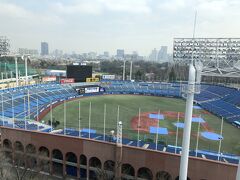 限りなく現地観戦！ヤクルト対巨人(神宮開幕戦を日本青年館ホテルから)