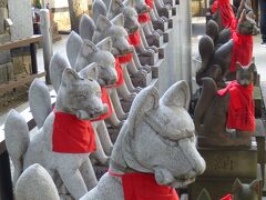 赤坂で神社仏閣巡り　狛犬ならぬ、猿さま、猫さまも！