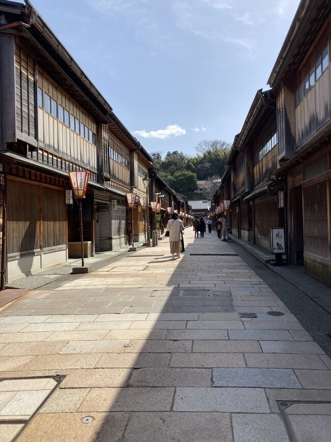 ゆっくり福井&amp;石川旅行５日目です。<br />今日は金沢駅の門を見に行った後に東茶屋街と展望台に行ってそのあと帰りました。最後までぜひ見てください。