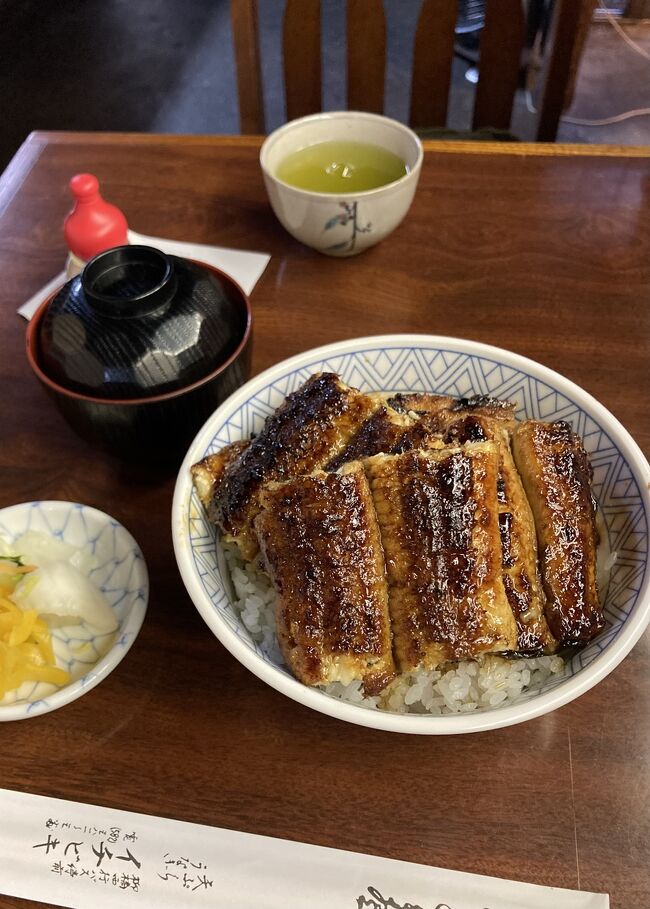 ☆ 今年の夏は「青春18きっぷ」デビューします!(電車に乗って移動して飯食うだけです)<br /><br />⬜︎ 小山~名古屋 でスタート!3泊4日の鈍行移動。。<br /><br />(表紙は ※ イチビキの上丼)