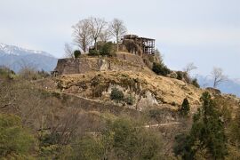 東美濃三大山城のひとつ巨岩の上に建つ苗木城登城