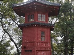 哲学堂公園で園内の古建築物や施設で井上円了の哲学世界を視覚的に体感して満開の桜を観る。