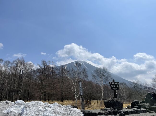 中禅寺金谷ホテルに泊まった後は、奥日光へ<br />桜三昧だった昨日とは、打って変わって、数日前に降った雪の残る奥日光へ