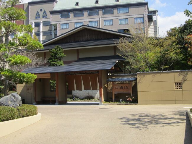 桜も散り始めました、道後温泉界隈のホテル・旅館街を歩いてみました。<br />改めて、大小さまざまな旅の宿がありました。ここには紹介できなかった宿もあります。尚、外観ばかりの写真ですので中の設備等はわかりません。<br />関心のある方は利用してみてください。<br />
