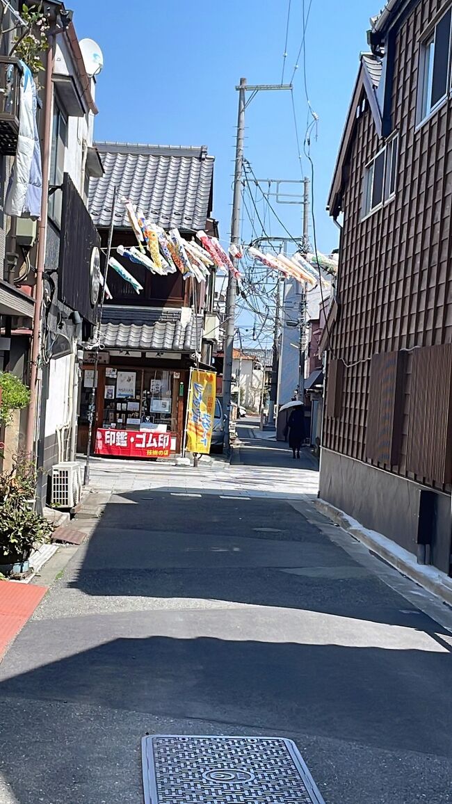 西武新宿線、本川越のお仕事が午前で終わったので駅の観光案内に寄ってみました。<br />川越はお芋のイメージなんですが、鯉のぼりも有名との事で大正浪漫夢通り商店街に行く事になりまた。