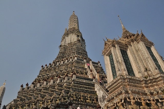 2015年タイ旅行記　第15回　バンコク観光その2　仏塔が美しい暁の寺、ワット・アルンへ
